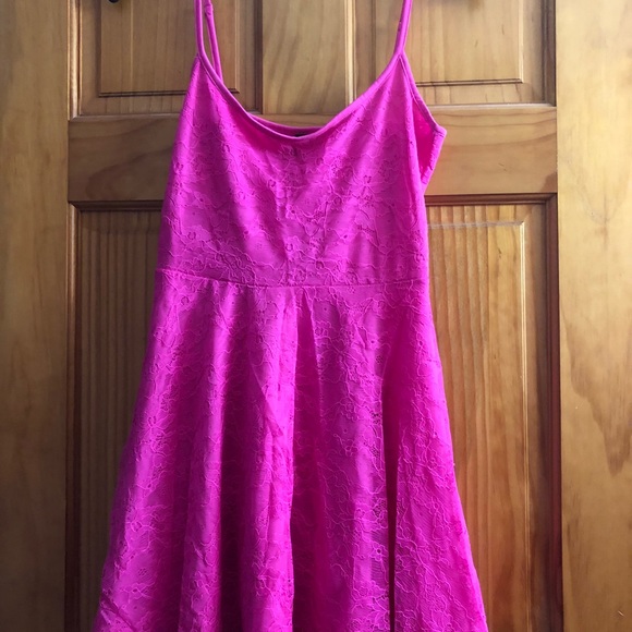 Dresses and shirts - Picture 8 of 8